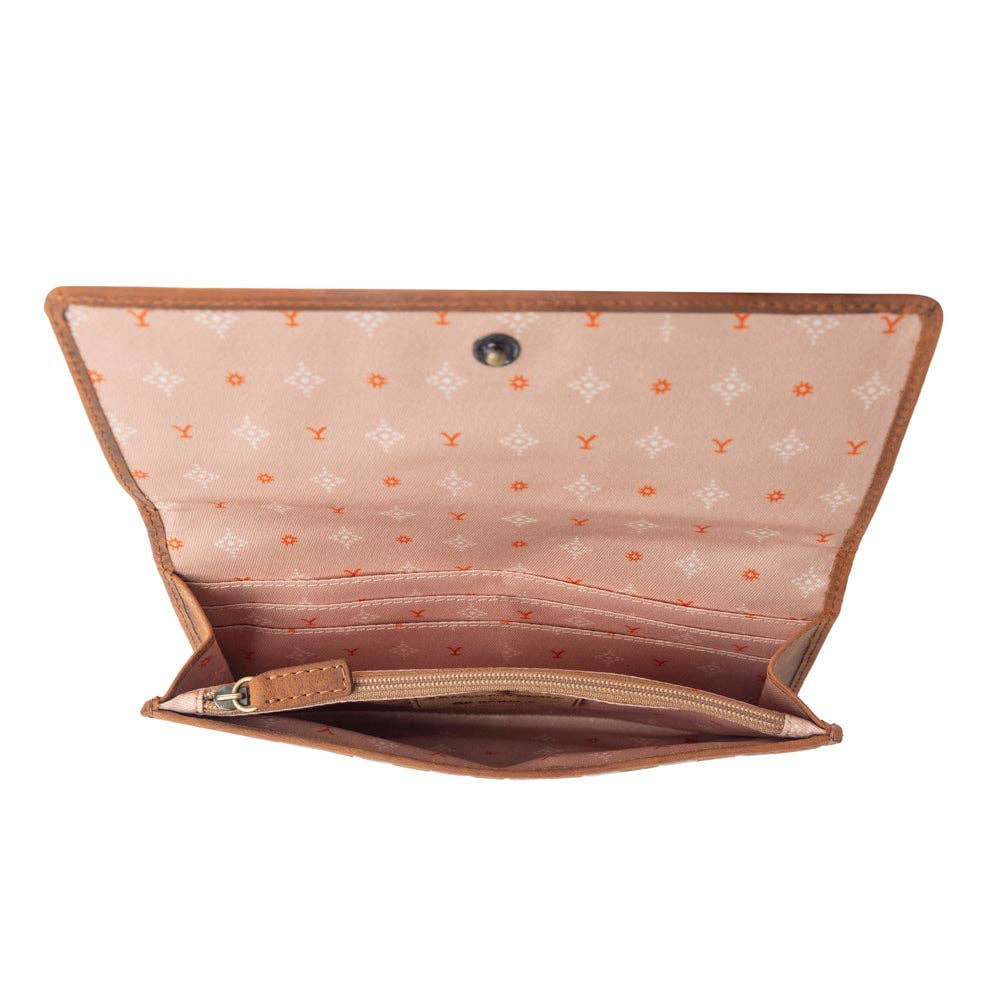 Yellowstone Sienna Stockyard Cowhide Leather Purse in Cream Cocoa